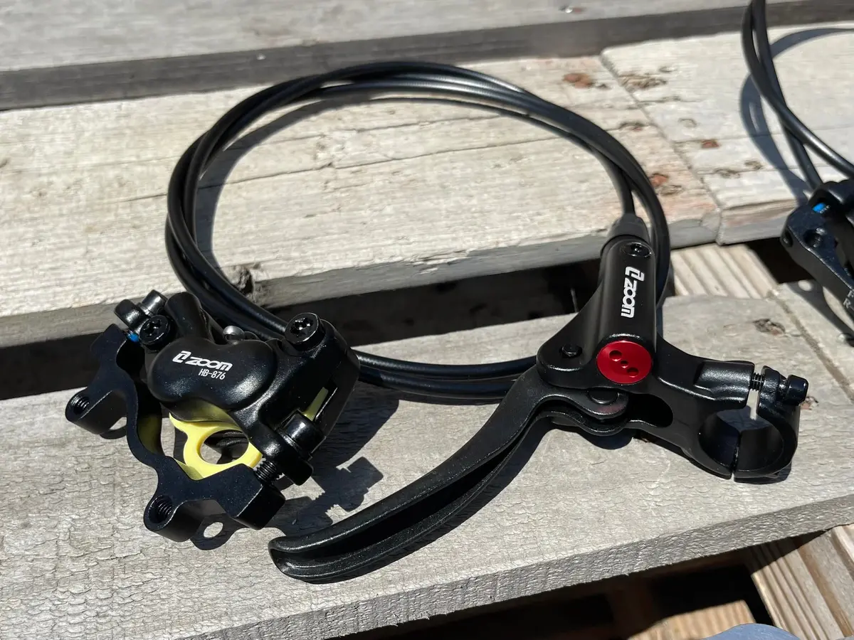 Electric & Co. 4 Piston Hydro Brake Kit 1