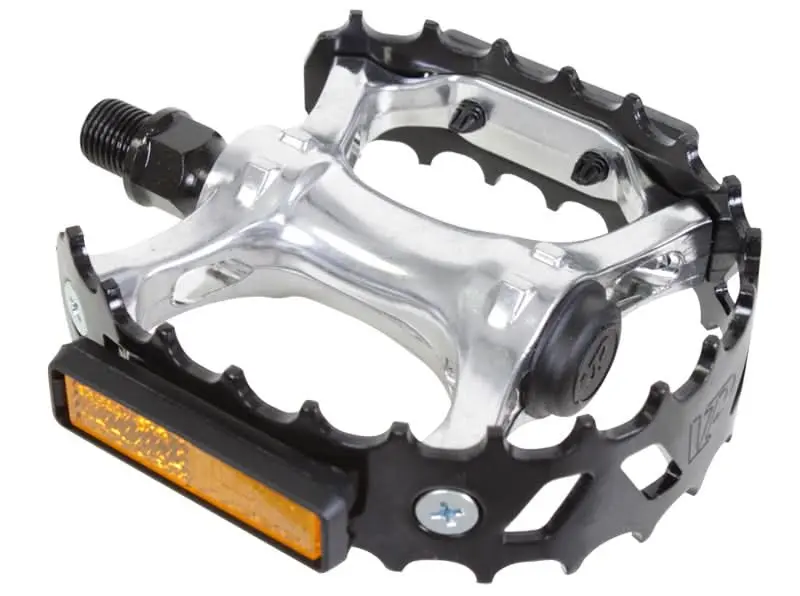 747 Bear Trap Pedals 1
