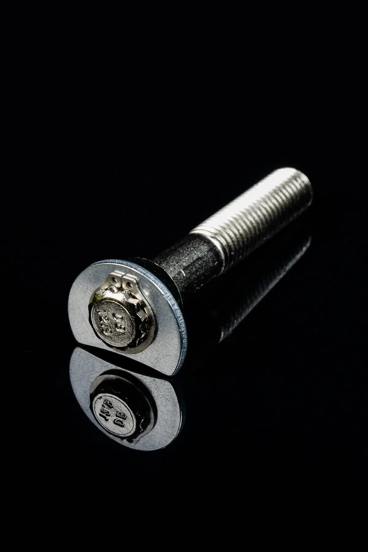 Gr6 Locking Axle Bolt Upgrade Kit 1