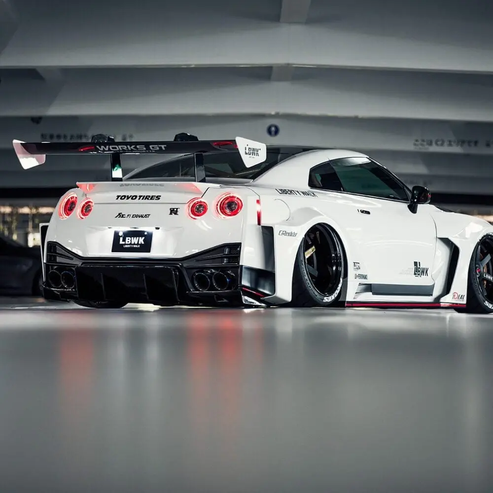 Liberty Walk Lb-Silhouette Works Gt 35Gt-Rr Widebody Kit For R35 Nissan Gt-R 4