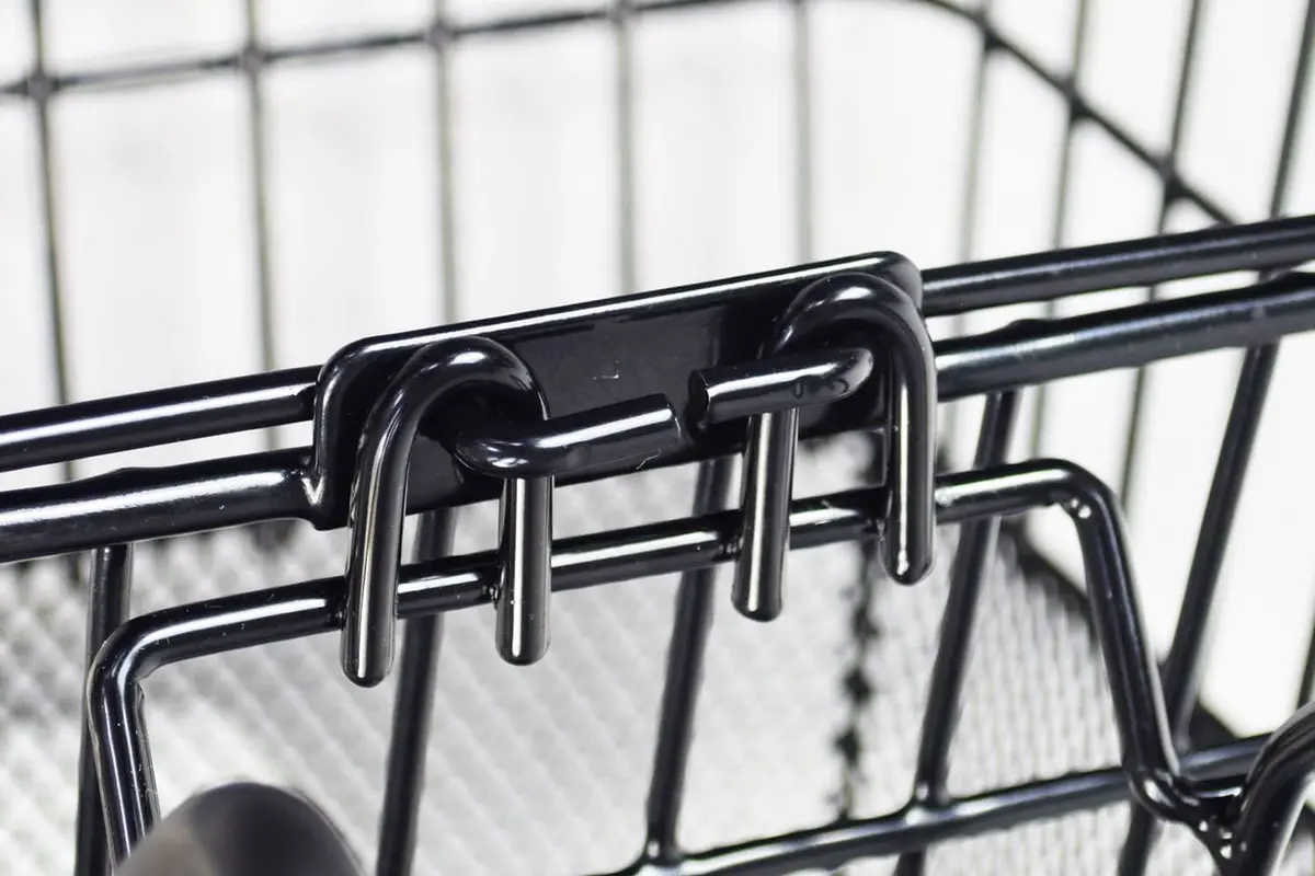 Lift-Off Wire Basket With Mesh Bottom 9